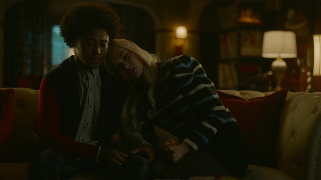 VampireDiariesWorld-dot-nl-Legacies2x14TheresaPlaceWheretheLostThingsGo2087.jpg