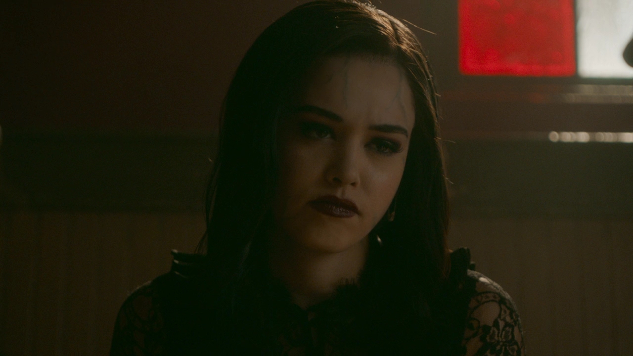 VampireDiariesWorld-dot-nl-Legacies2x15LifeWasSoMuchEasierWhenIOnlyCaredAboutMyself0406.jpg