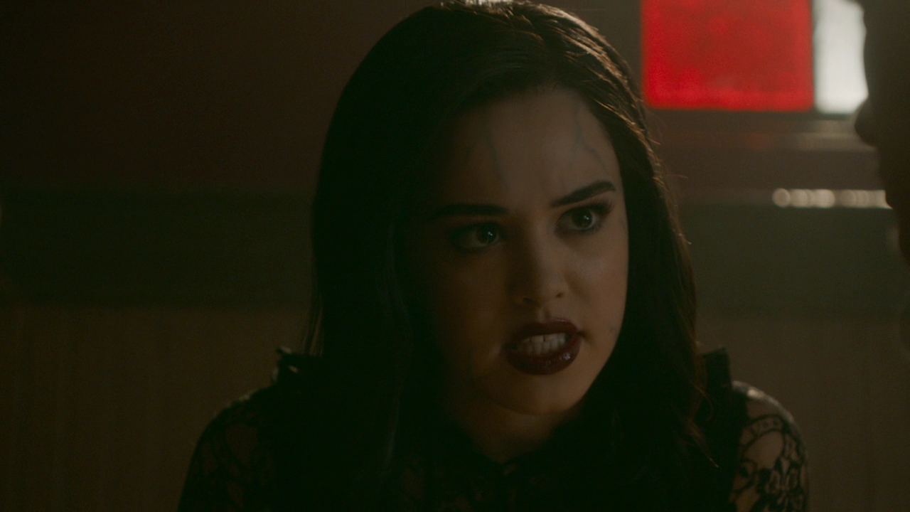 VampireDiariesWorld-dot-nl-Legacies2x15LifeWasSoMuchEasierWhenIOnlyCaredAboutMyself0412.jpg