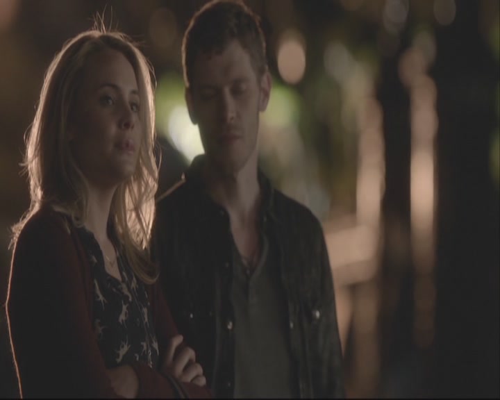 VampireDiariesWorld-dot-org_TheOriginals1x01AlwaysAndForever-deletedscene0094.jpg