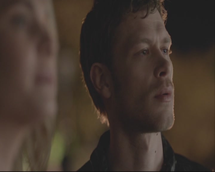 VampireDiariesWorld-dot-org_TheOriginals1x01AlwaysAndForever-deletedscene0098.jpg