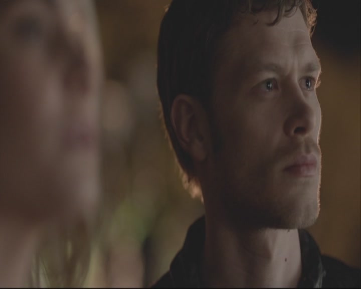 VampireDiariesWorld-dot-org_TheOriginals1x01AlwaysAndForever-deletedscene0102.jpg