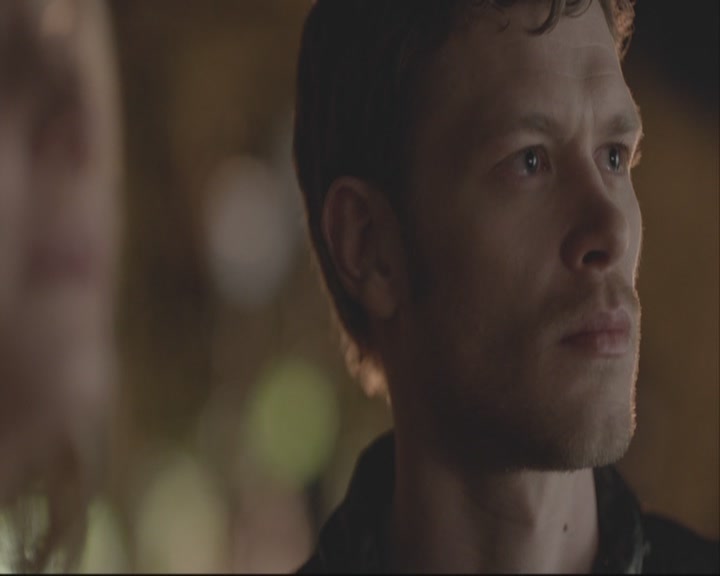 VampireDiariesWorld-dot-org_TheOriginals1x01AlwaysAndForever-deletedscene0107.jpg