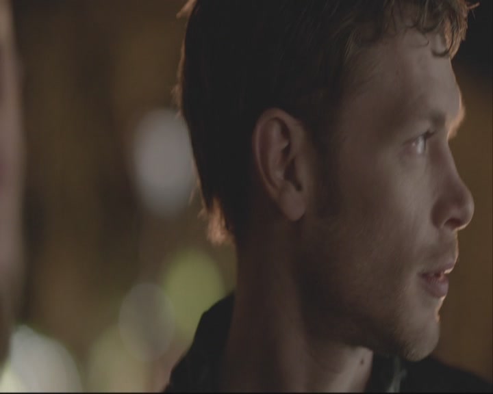 VampireDiariesWorld-dot-org_TheOriginals1x01AlwaysAndForever-deletedscene0111.jpg