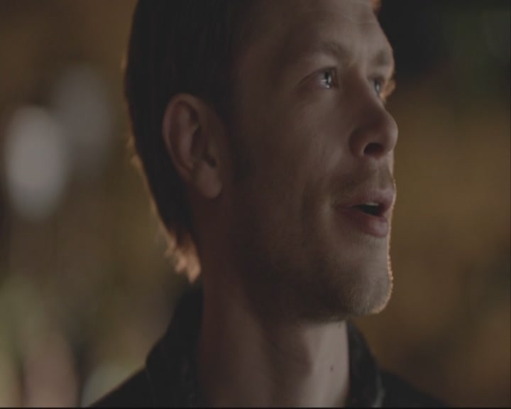 VampireDiariesWorld-dot-org_TheOriginals1x01AlwaysAndForever-deletedscene0114.jpg