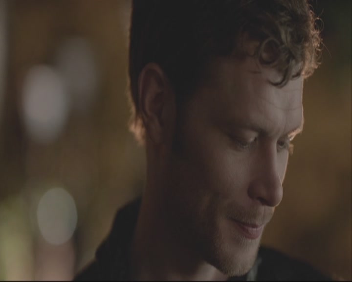 VampireDiariesWorld-dot-org_TheOriginals1x01AlwaysAndForever-deletedscene0115.jpg