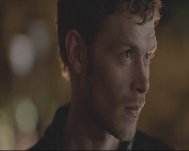 VampireDiariesWorld-dot-org_TheOriginals1x01AlwaysAndForever-deletedscene0116.jpg