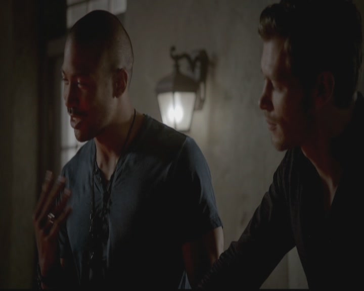 VampireDiariesWorld-dot-org_TheOriginals1x02HouseOfTheRisingSun0054.jpg