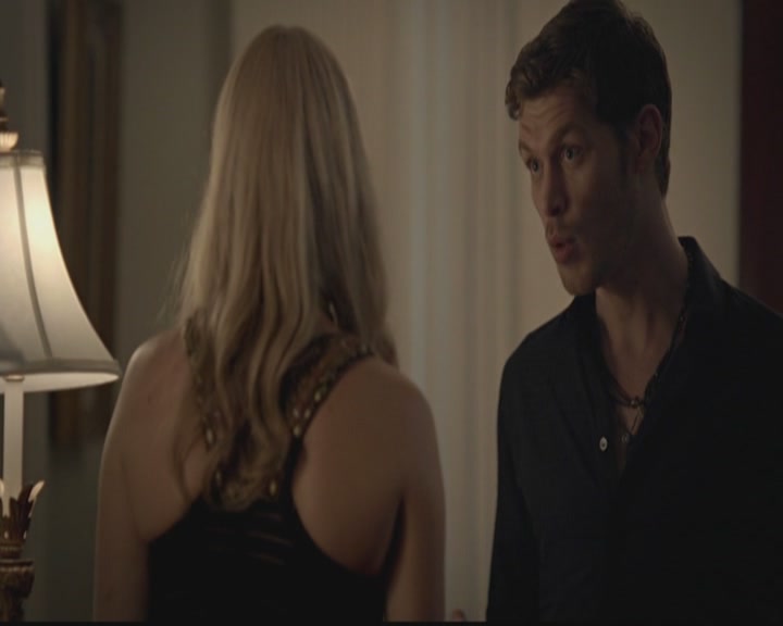 VampireDiariesWorld-dot-org_TheOriginals1x02HouseOfTheRisingSun0364.jpg