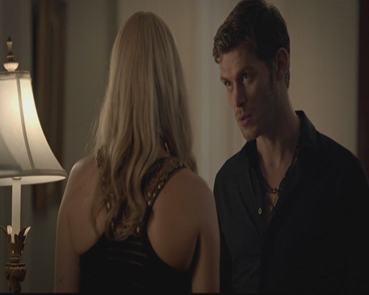 VampireDiariesWorld-dot-org_TheOriginals1x02HouseOfTheRisingSun0366.jpg