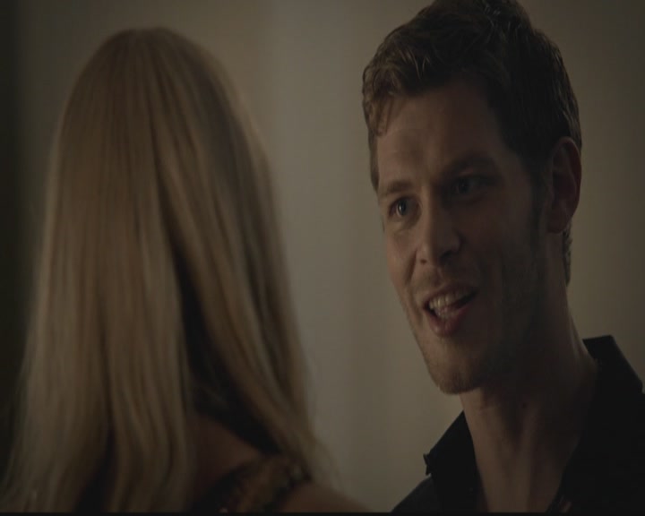 VampireDiariesWorld-dot-org_TheOriginals1x02HouseOfTheRisingSun0374.jpg