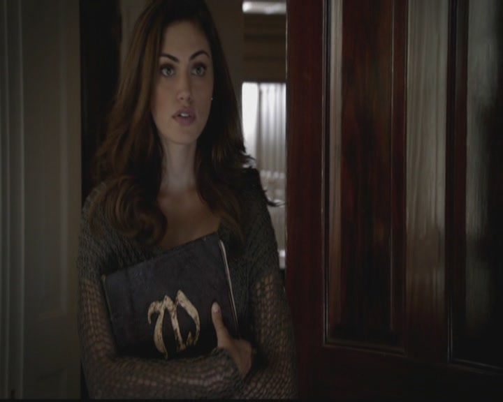 VampireDiariesWorld-dot-org_TheOriginals1x03TangledUpInBlue0114.jpg