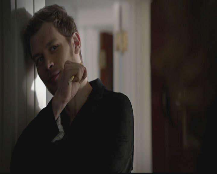 VampireDiariesWorld-dot-org_TheOriginals1x03TangledUpInBlue0124.jpg