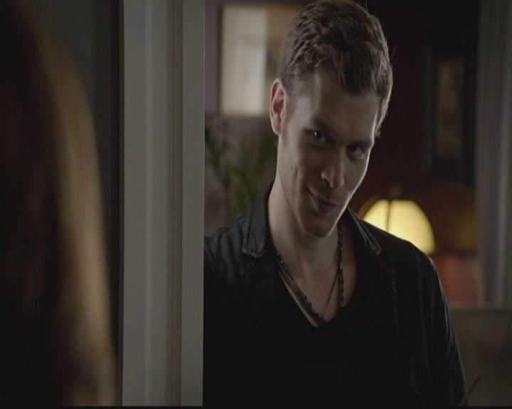 VampireDiariesWorld-dot-org_TheOriginals1x03TangledUpInBlue0128.jpg