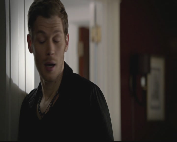 VampireDiariesWorld-dot-org_TheOriginals1x03TangledUpInBlue0139.jpg