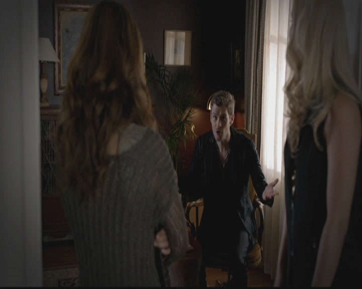 VampireDiariesWorld-dot-org_TheOriginals1x03TangledUpInBlue0144.jpg