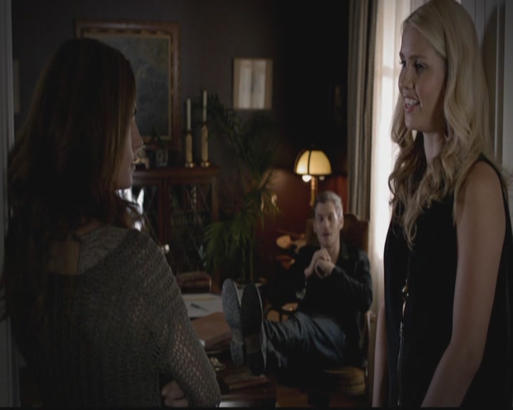 VampireDiariesWorld-dot-org_TheOriginals1x03TangledUpInBlue0176.jpg