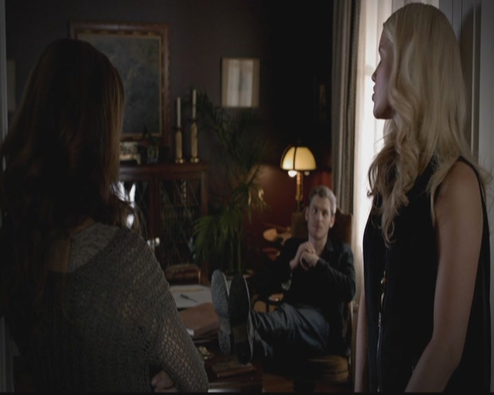 VampireDiariesWorld-dot-org_TheOriginals1x03TangledUpInBlue0178.jpg