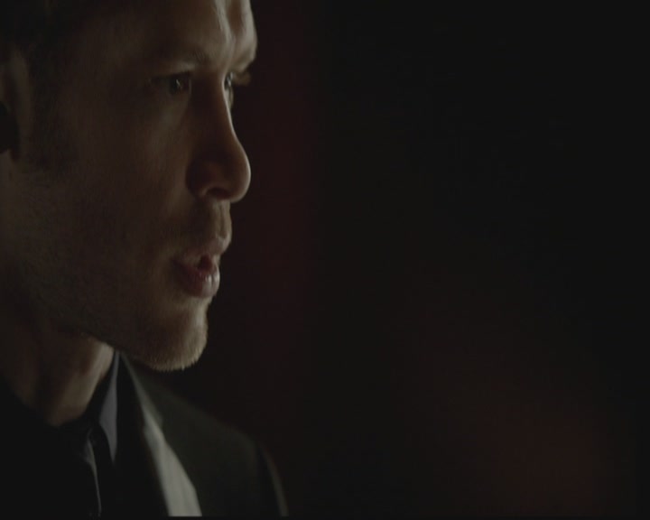 VampireDiariesWorld-dot-org_TheOriginals1x03TangledUpInBlue2131.jpg