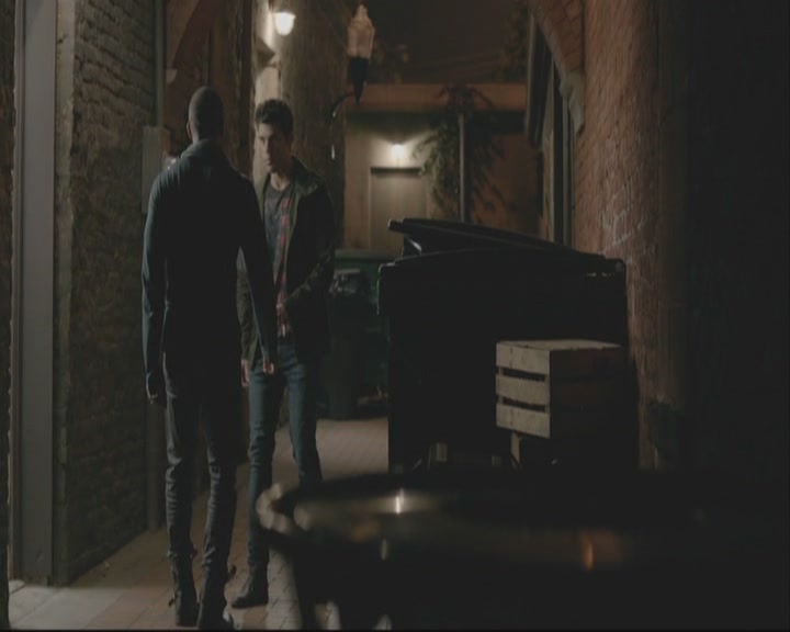 VampireDiariesWorld-dot-org_TheOriginals1x04GirlInNewOrleans-deletedscene0048.jpg