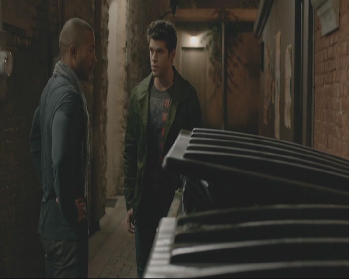 VampireDiariesWorld-dot-org_TheOriginals1x04GirlInNewOrleans-deletedscene0056.jpg