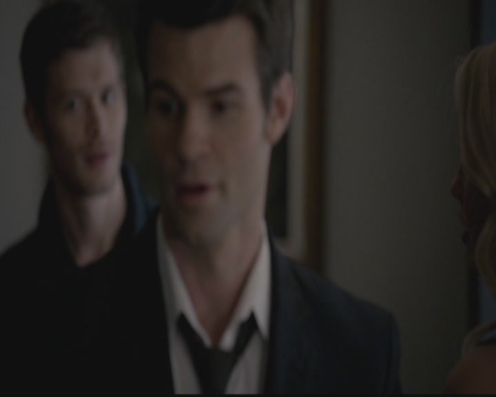 VampireDiariesWorld-dot-org_TheOriginals1x05SinnersAndSaints2150.jpg