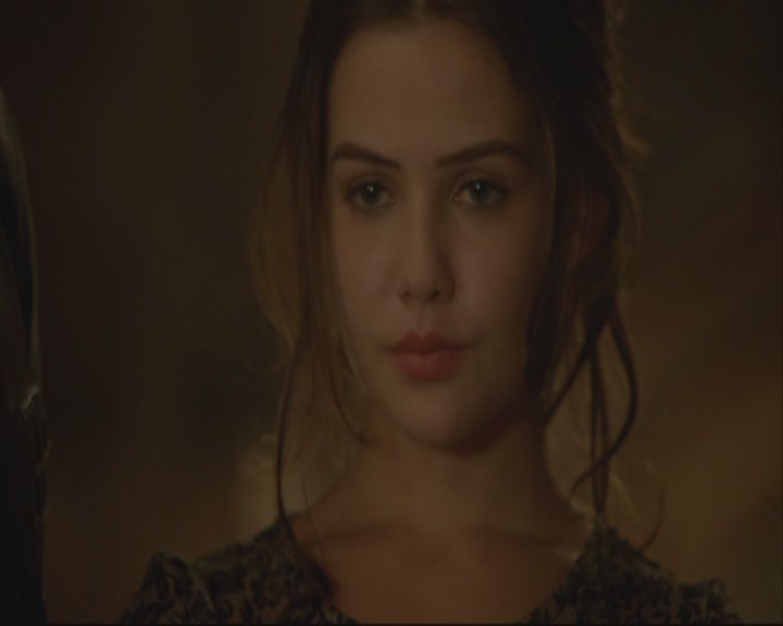 VampireDiariesWorld-dot-org_TheOriginals1x07Bloodletting-deletedscenes0093.jpg