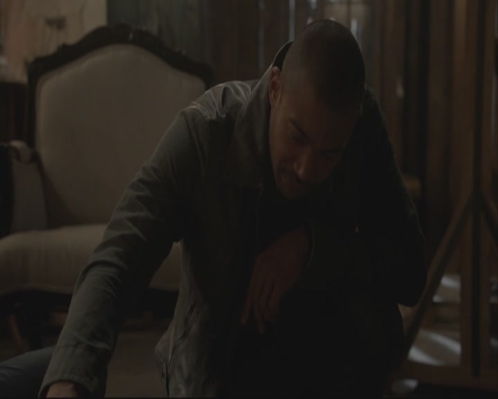 VampireDiariesWorld-dot-org_TheOriginals1x07Bloodletting-deletedscenes0132.jpg