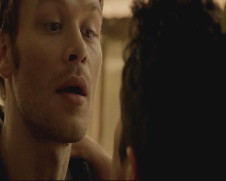 VampireDiariesWorld-dot-org_TheOriginals1x07Bloodletting-deletedscenes0296.jpg