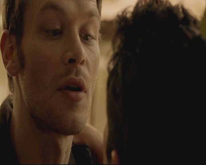 VampireDiariesWorld-dot-org_TheOriginals1x07Bloodletting-deletedscenes0297.jpg