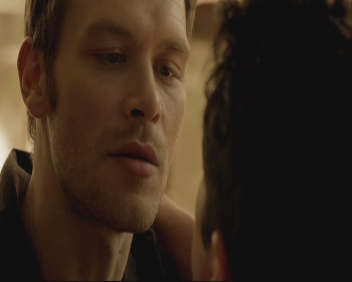 VampireDiariesWorld-dot-org_TheOriginals1x07Bloodletting-deletedscenes0300.jpg