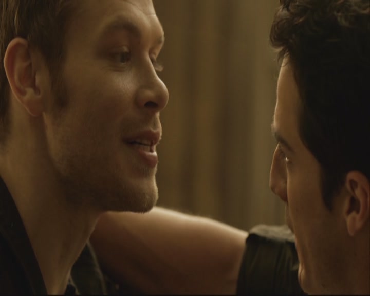 VampireDiariesWorld-dot-org_TheOriginals1x07Bloodletting-deletedscenes0308.jpg