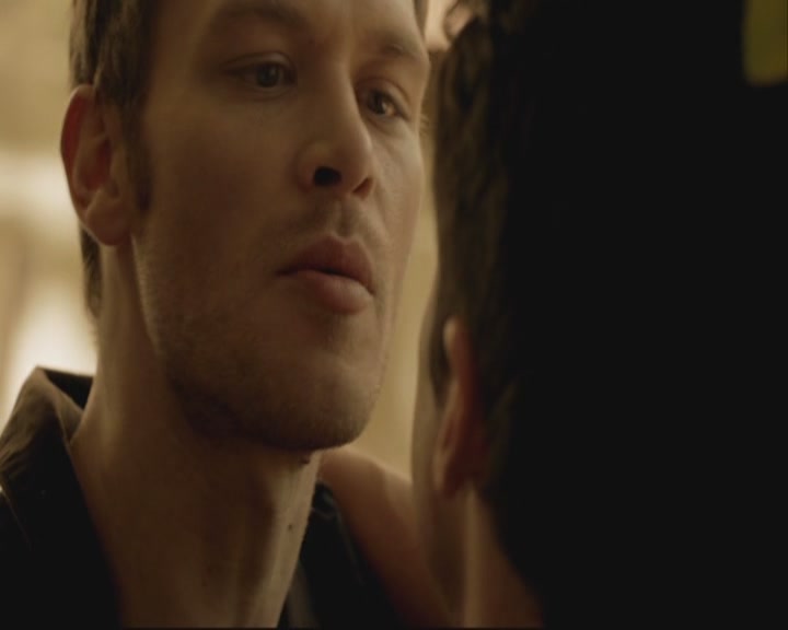 VampireDiariesWorld-dot-org_TheOriginals1x07Bloodletting-deletedscenes0316.jpg