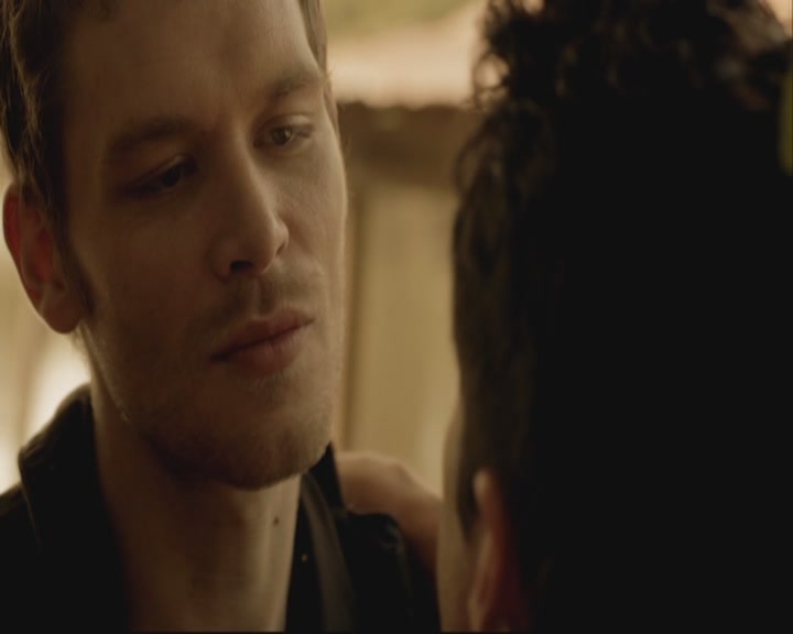 VampireDiariesWorld-dot-org_TheOriginals1x07Bloodletting-deletedscenes0324.jpg