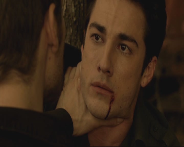 VampireDiariesWorld-dot-org_TheOriginals1x07Bloodletting-deletedscenes0326.jpg