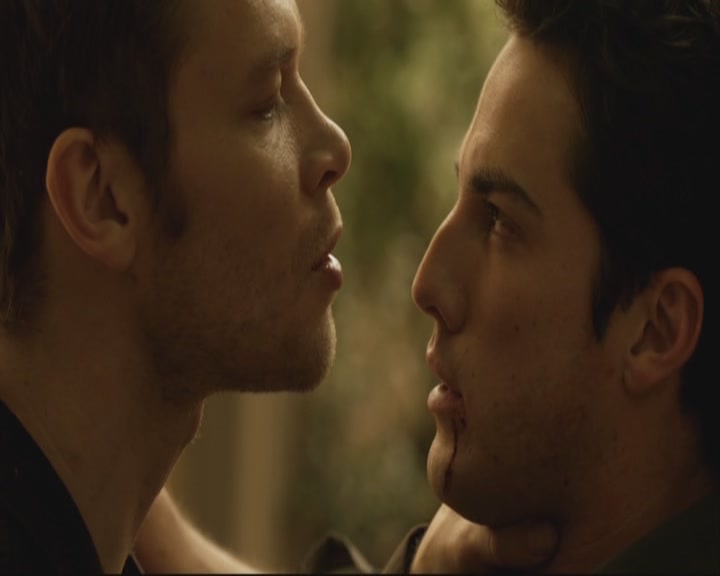 VampireDiariesWorld-dot-org_TheOriginals1x07Bloodletting-deletedscenes0359.jpg