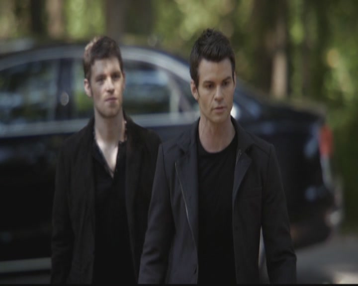 VampireDiariesWorld-dot-org_TheOriginals1x07Bloodletting0519.jpg