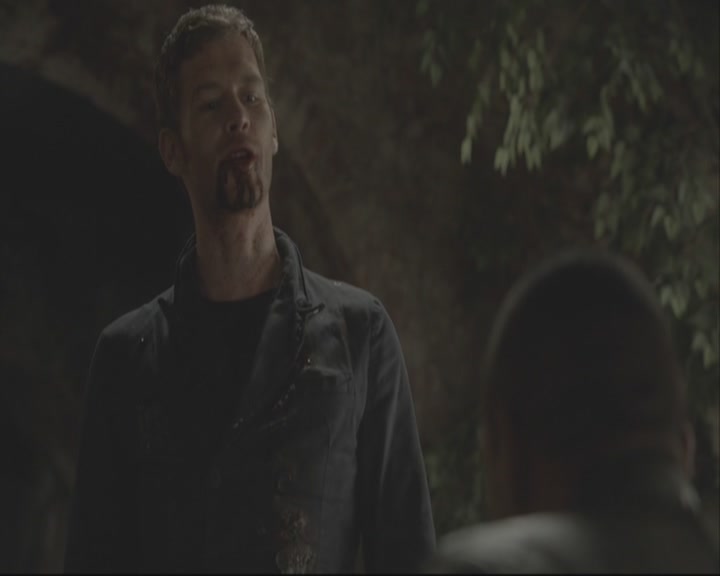 VampireDiariesWorld-dot-org_TheOriginals1x08TheRiverInReverse-deletedscene0391.jpg