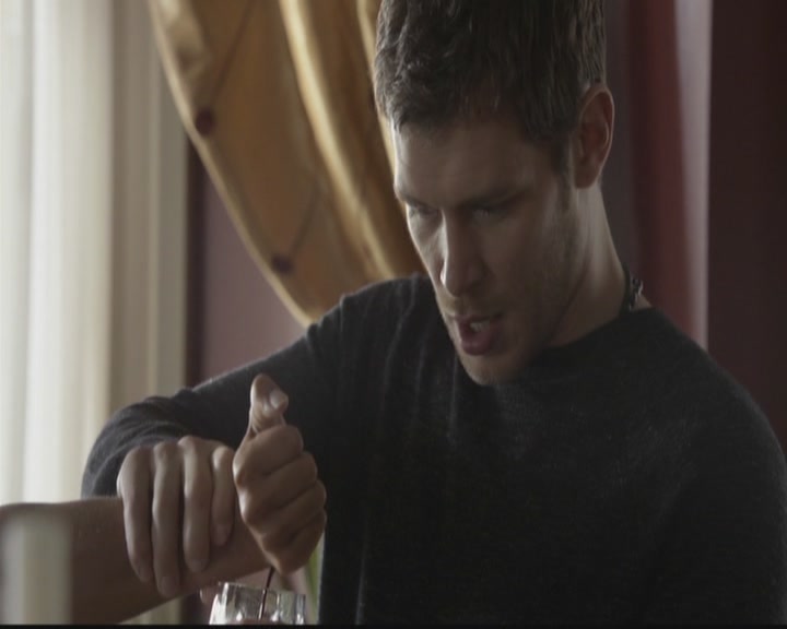 VampireDiariesWorld-dot-org_TheOriginals1x08TheRiverInReverse0137.jpg