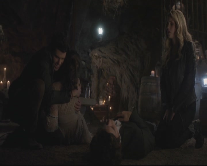 VampireDiariesWorld-dot-org_TheOriginals1x10TheCasketGirls4312.jpg