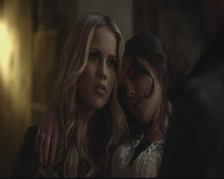 VampireDiariesWorld-dot-org_TheOriginals1x10TheCasketGirls4356.jpg