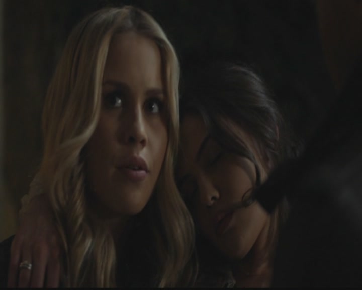 VampireDiariesWorld-dot-org_TheOriginals1x10TheCasketGirls4363.jpg