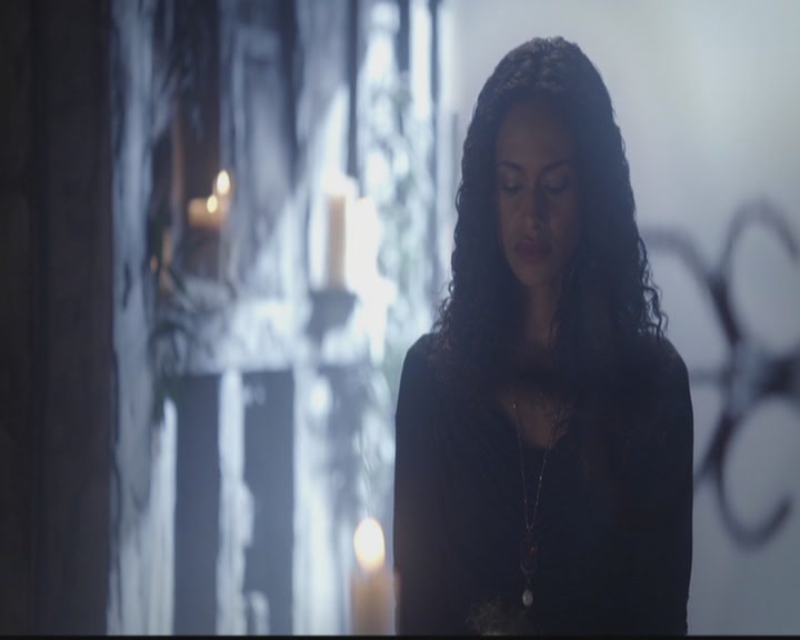 VampireDiariesWorld-dot-org_TheOriginals1x11ApresMoileDeluge2217.jpg