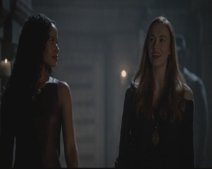 VampireDiariesWorld-dot-org_TheOriginals1x12DanceBackFromTheGrave0049.jpg