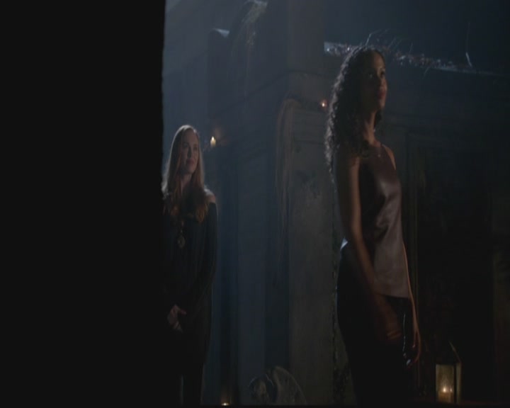 VampireDiariesWorld-dot-org_TheOriginals1x12DanceBackFromTheGrave0055.jpg