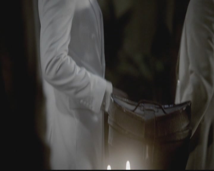 VampireDiariesWorld-dot-org_TheOriginals1x12DanceBackFromTheGrave0306.jpg