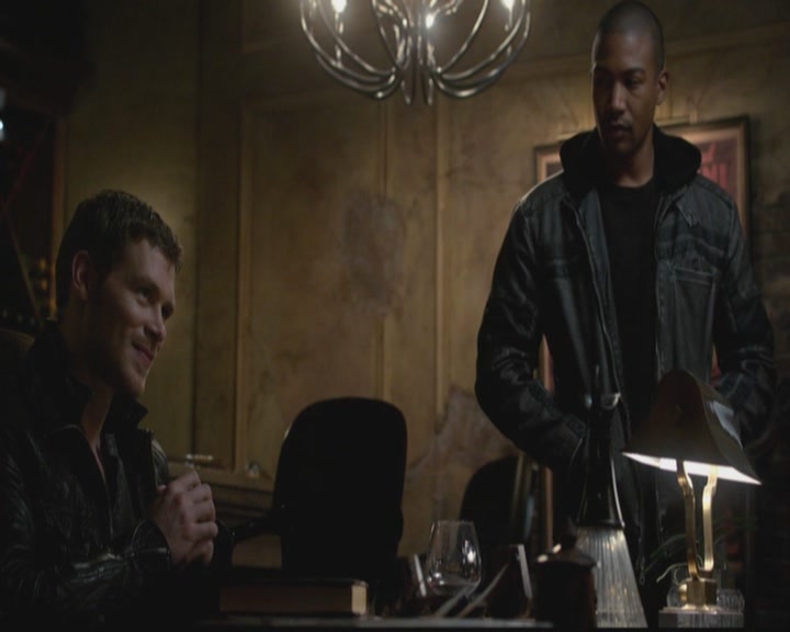 VampireDiariesWorld-dot-org_TheOriginals1x12DanceBackFromTheGrave2188.jpg