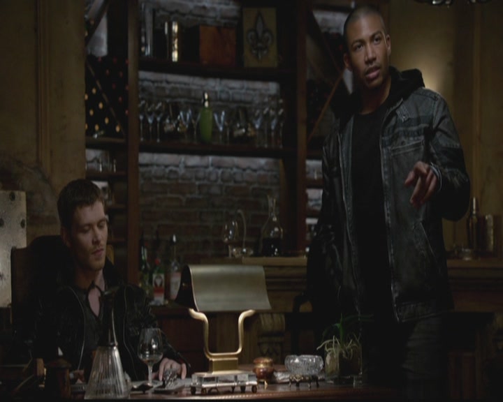 VampireDiariesWorld-dot-org_TheOriginals1x12DanceBackFromTheGrave2207.jpg