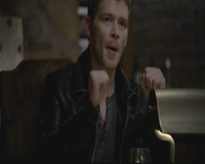 VampireDiariesWorld-dot-org_TheOriginals1x12DanceBackFromTheGrave2212.jpg