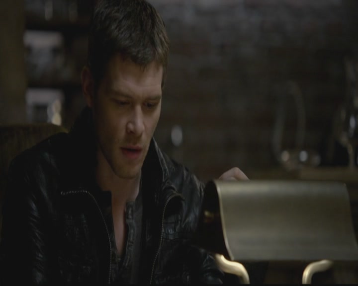 VampireDiariesWorld-dot-org_TheOriginals1x12DanceBackFromTheGrave2217.jpg